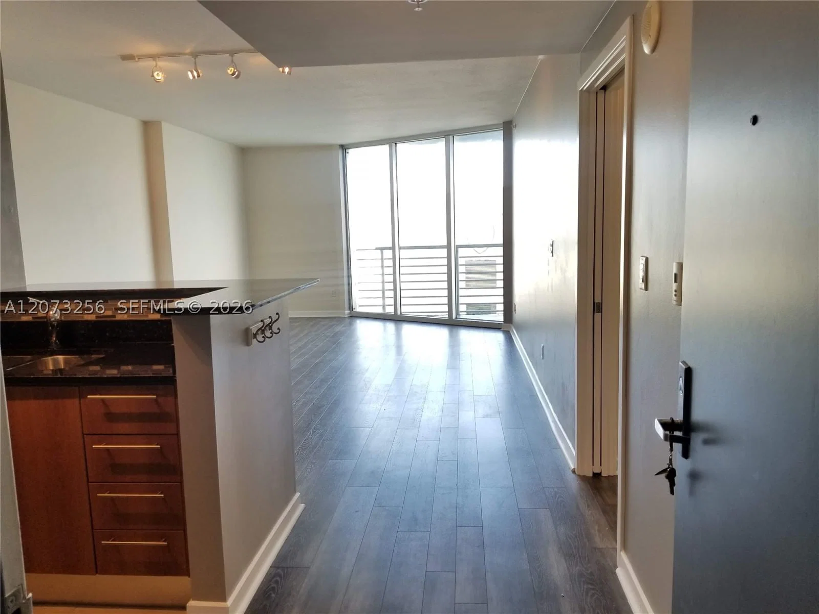 1-bedroom Condo — 335 Biscayne Blvd #3802, Miami, FL 33131