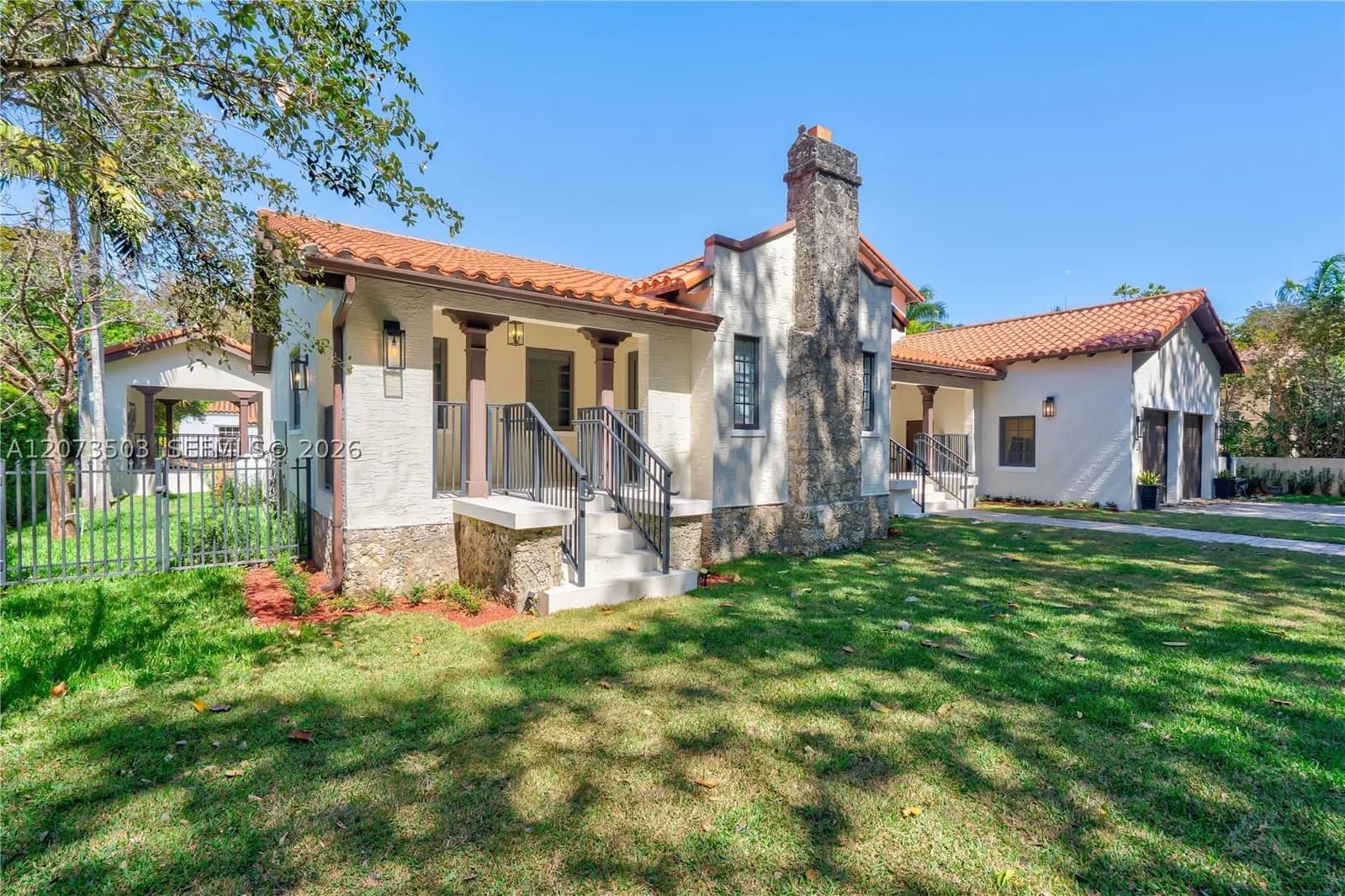 4-bedroom Single-Family Home — 519 Alhambra Cir, Coral Gables, FL 33134