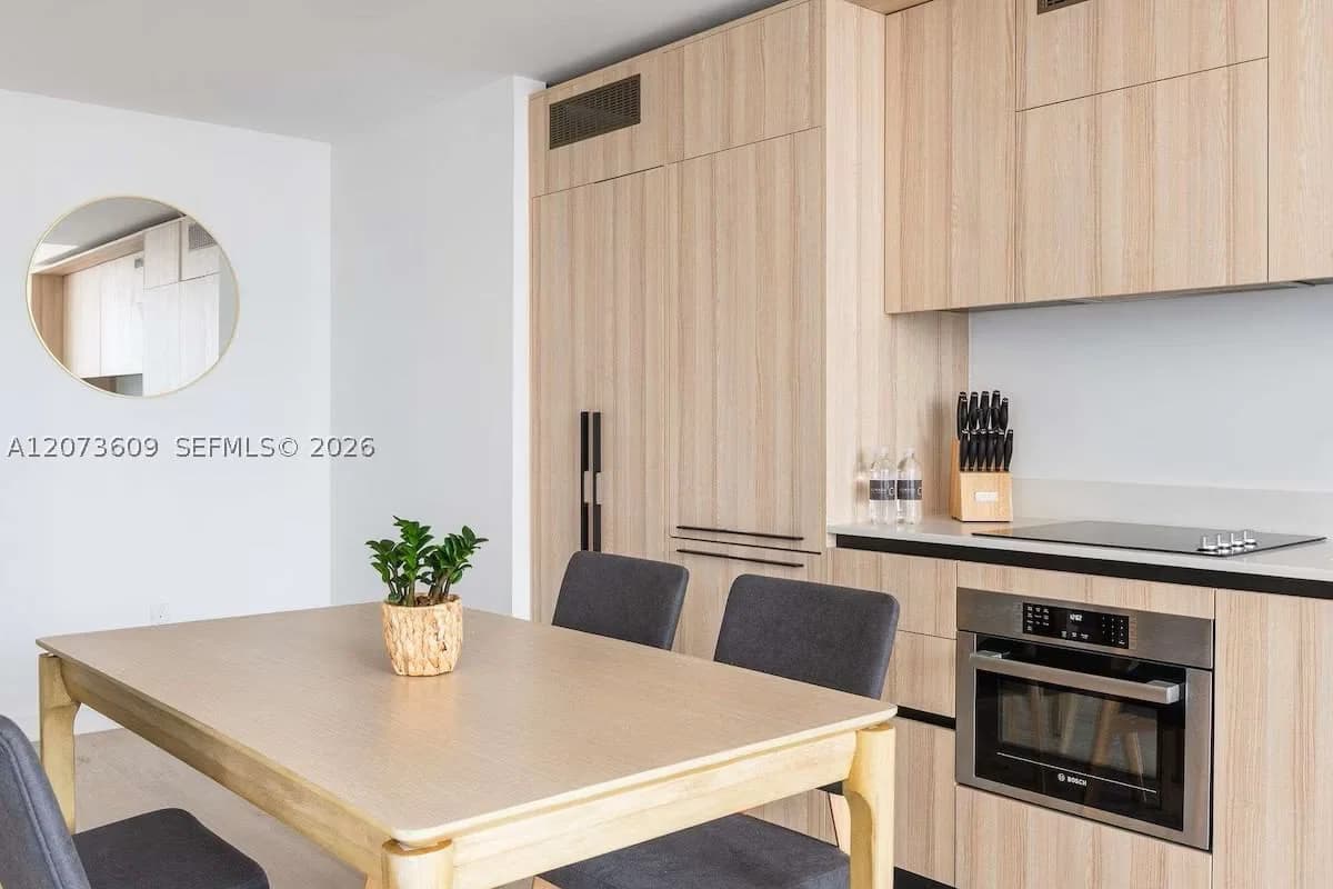 1+1 Condo — 225 Miami Ave #1407, Miami, FL 33128