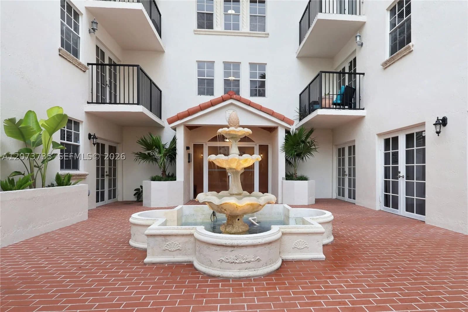 3-bedroom Condo — 323 Navarre Ave #301, Coral Gables, FL 33134