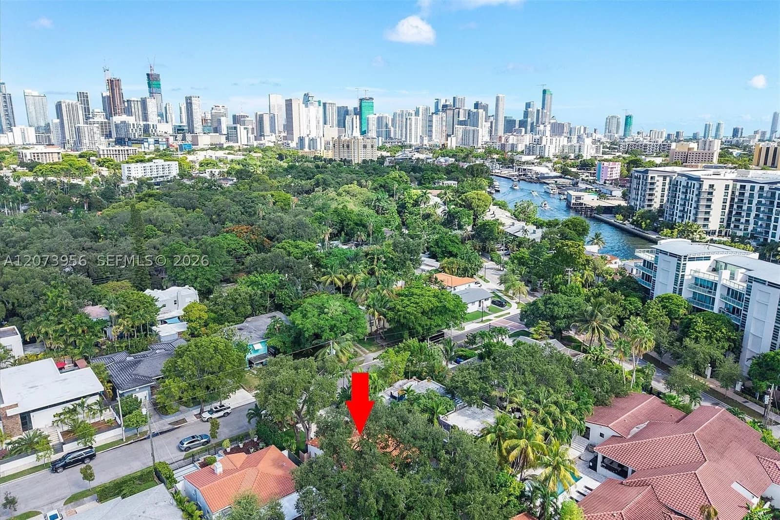 3+1 Müstakil ev — 1000 10th Ct, Miami, FL 33136