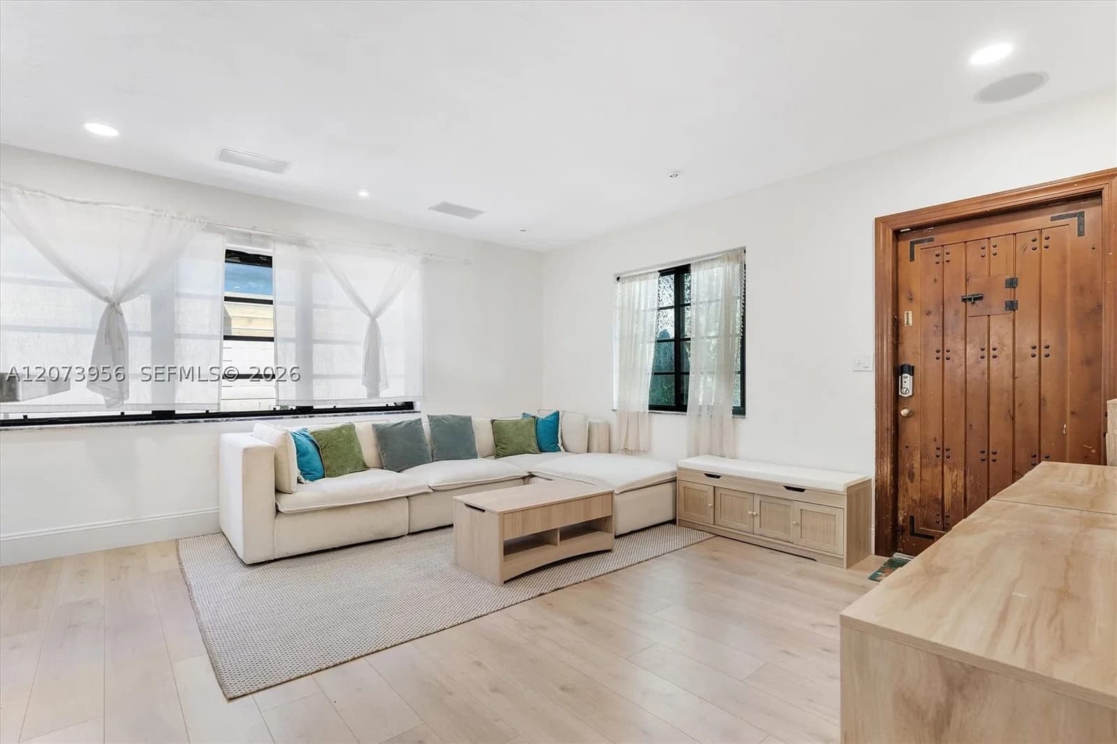 3+1 Müstakil ev — 1000 10th Ct, Miami, FL 33136