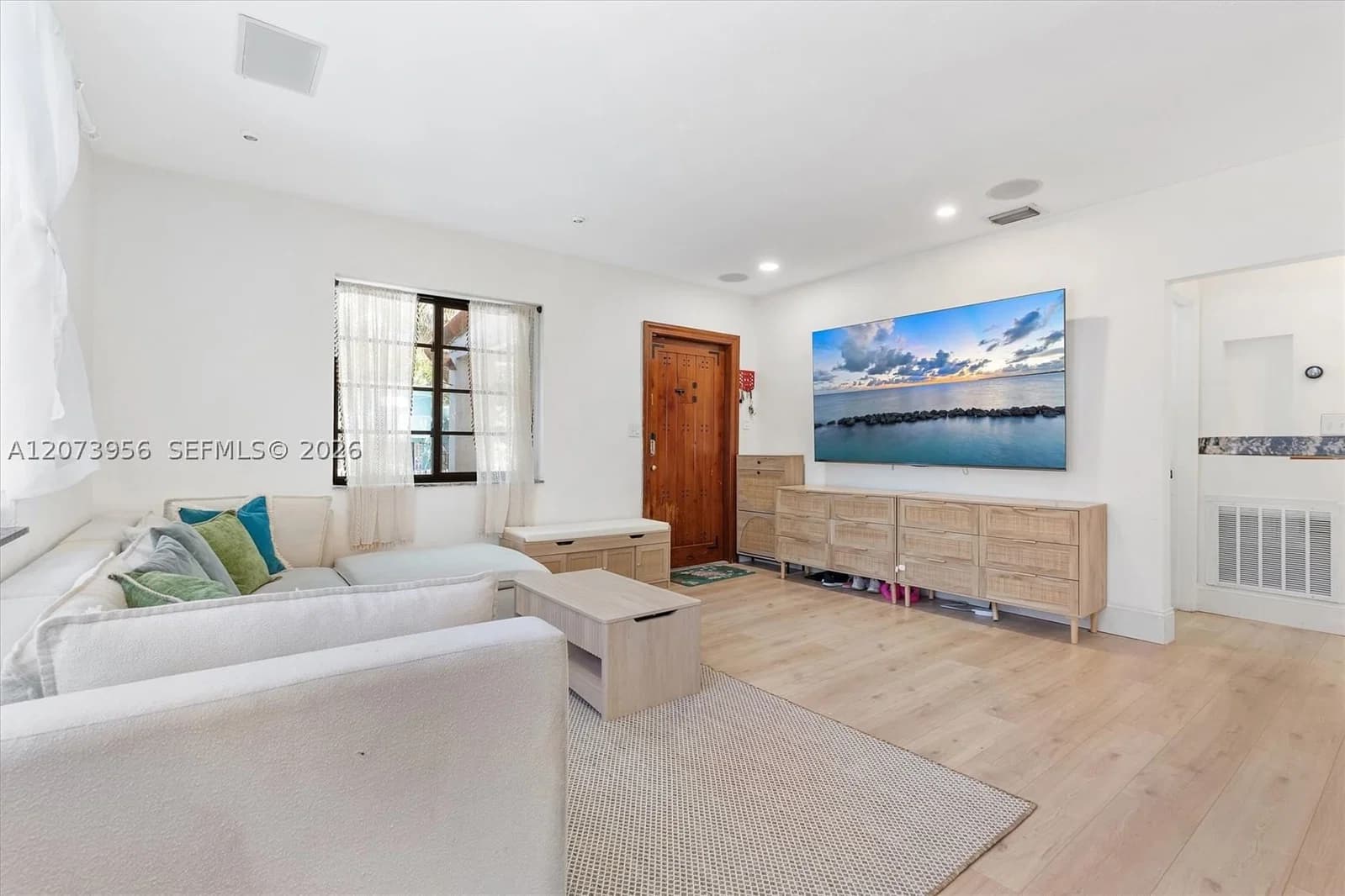 3+1 Müstakil ev — 1000 10th Ct, Miami, FL 33136