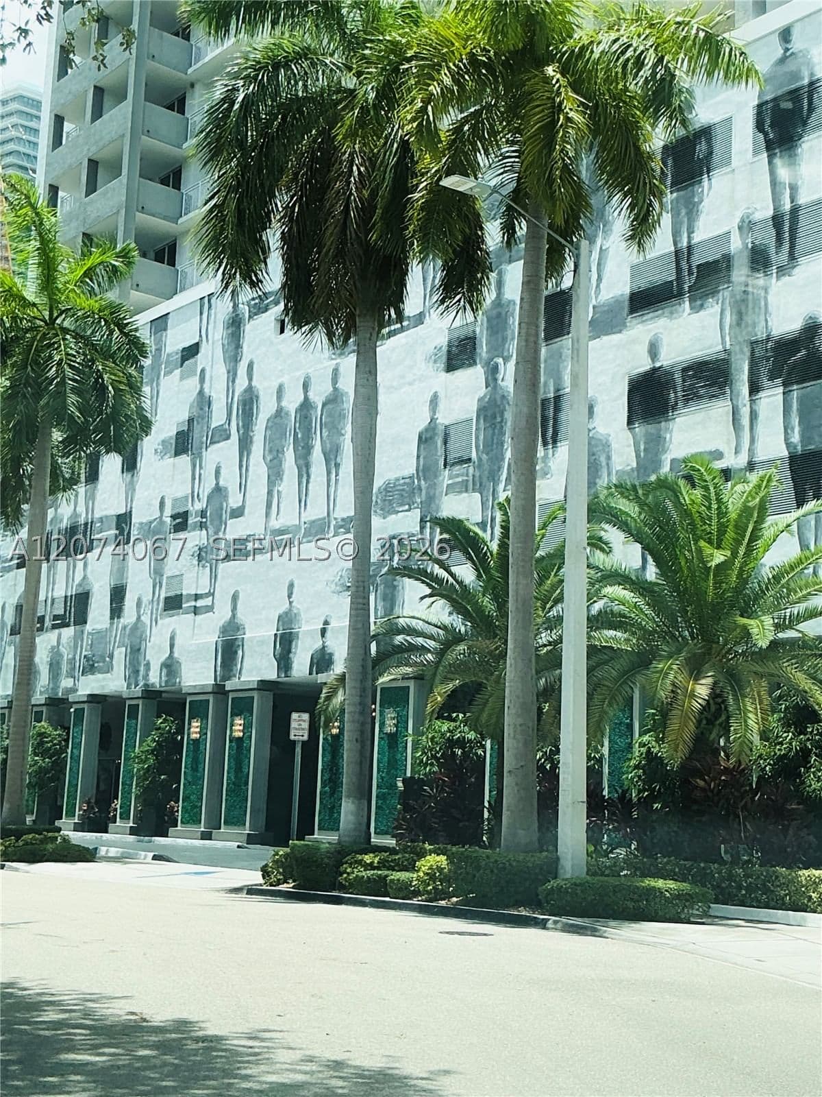 2+1 Condo — 185 14th Ter #2206, Miami, FL 33131