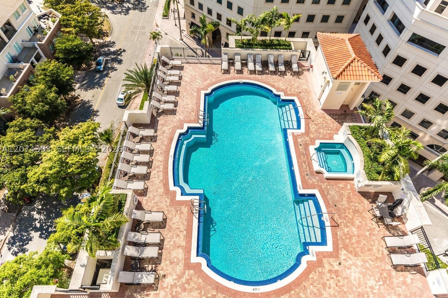 2+1 Condo — 888 Douglas Rd #1108, Coral Gables, FL 33134