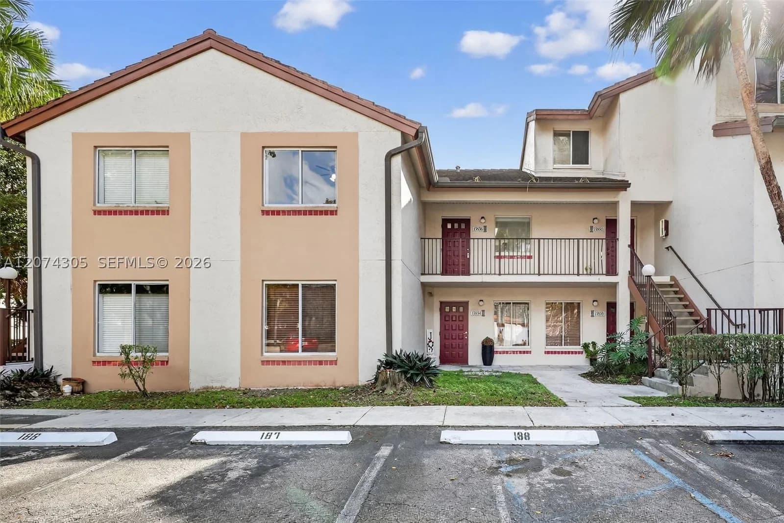 1+1 Condo — 13856 93rd Ln #13856, Miami, FL 33186