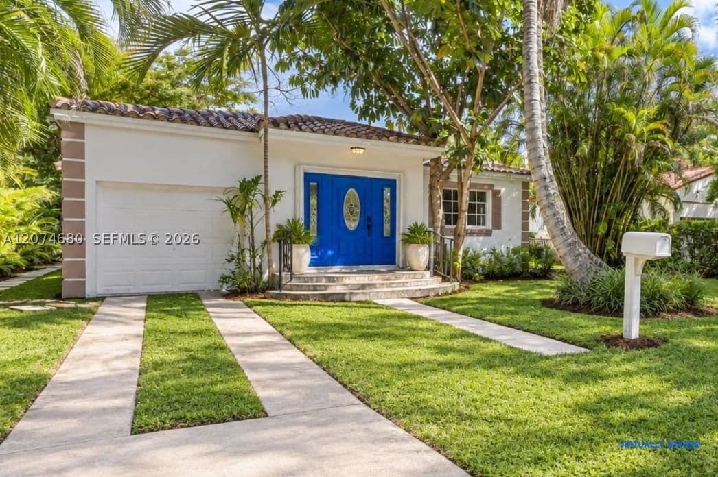 2+1 Müstakil ev — 447 Blue Rd, Coral Gables, FL 33146