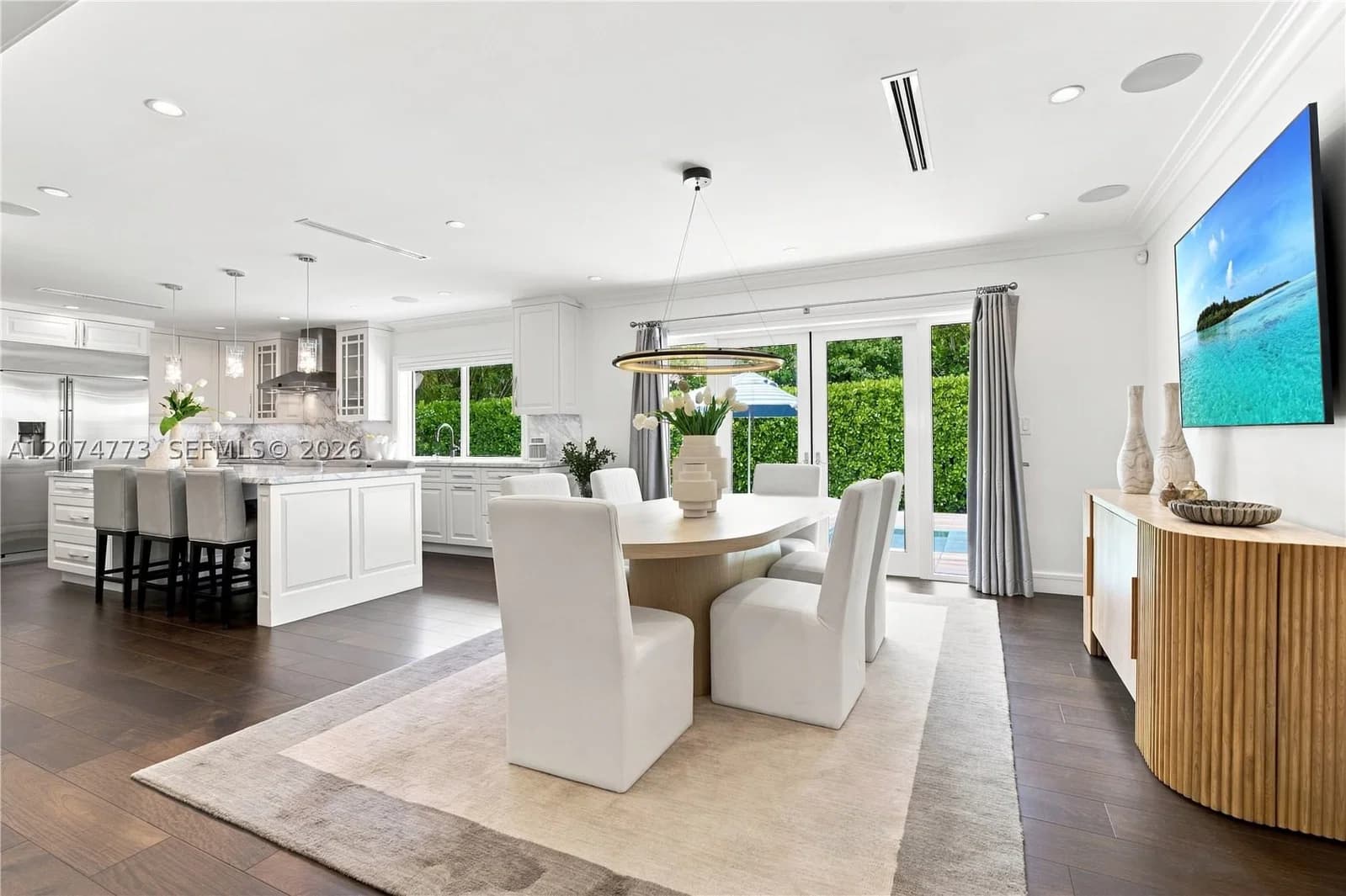 3+1 Müstakil ev — 3267 Riviera Dr, Coral Gables, FL 33134