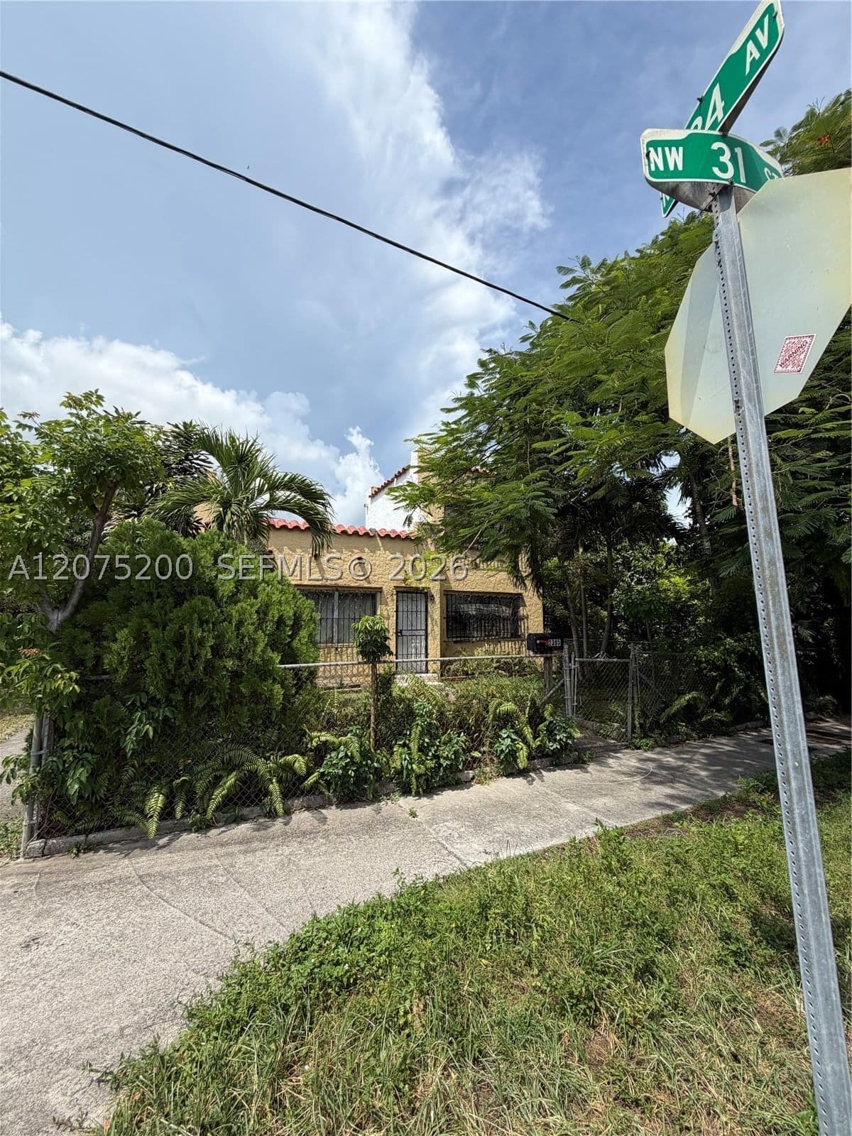 Mülk — Miami, FL 33142