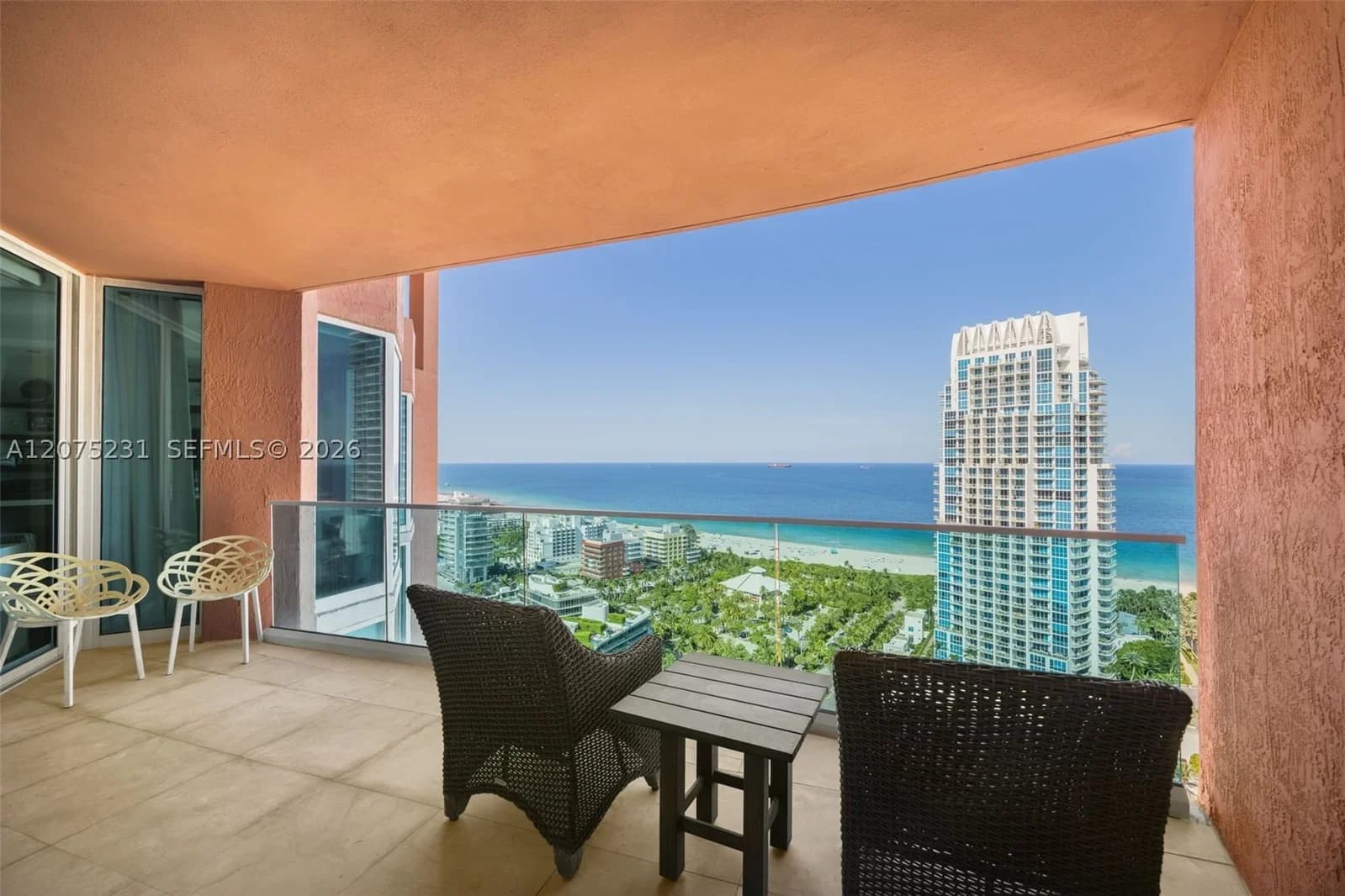 2-bedroom Condo — 300 Pointe Dr #2806, Miami Beach, FL 33139