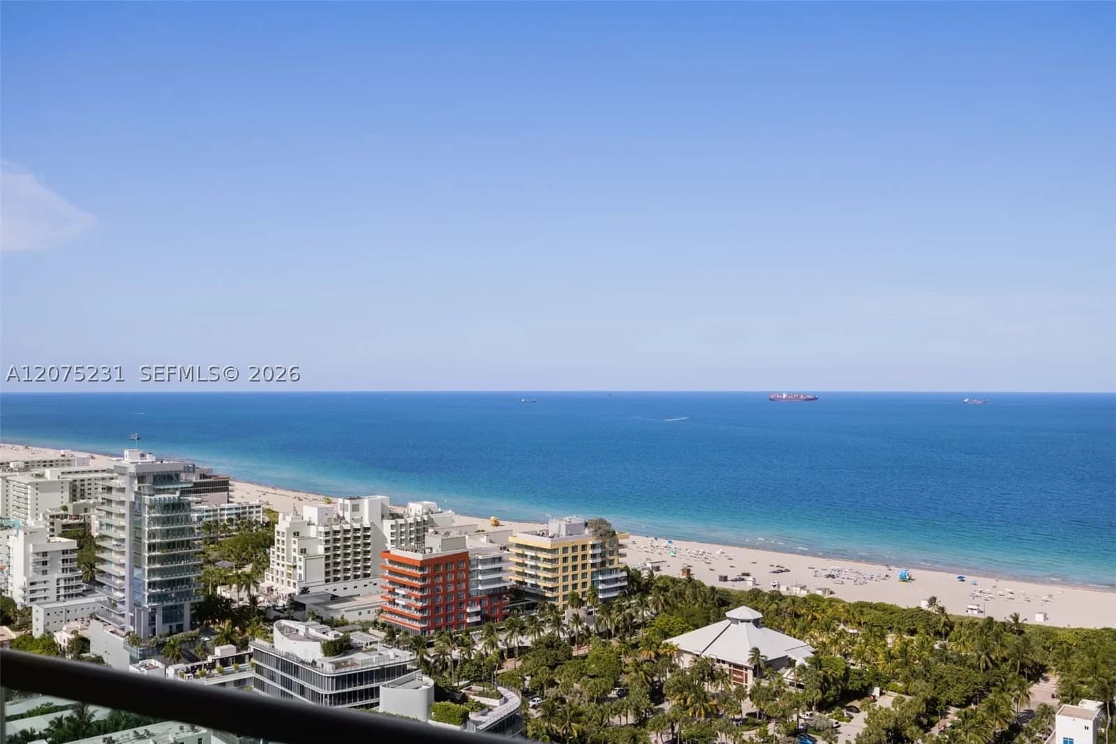 2-bedroom Condo — 300 Pointe Dr #2806, Miami Beach, FL 33139