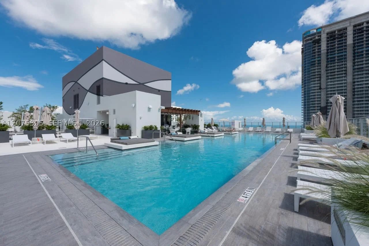 2-bedroom Condo — 1010 Brickell Ave #2009, Miami, FL 33131