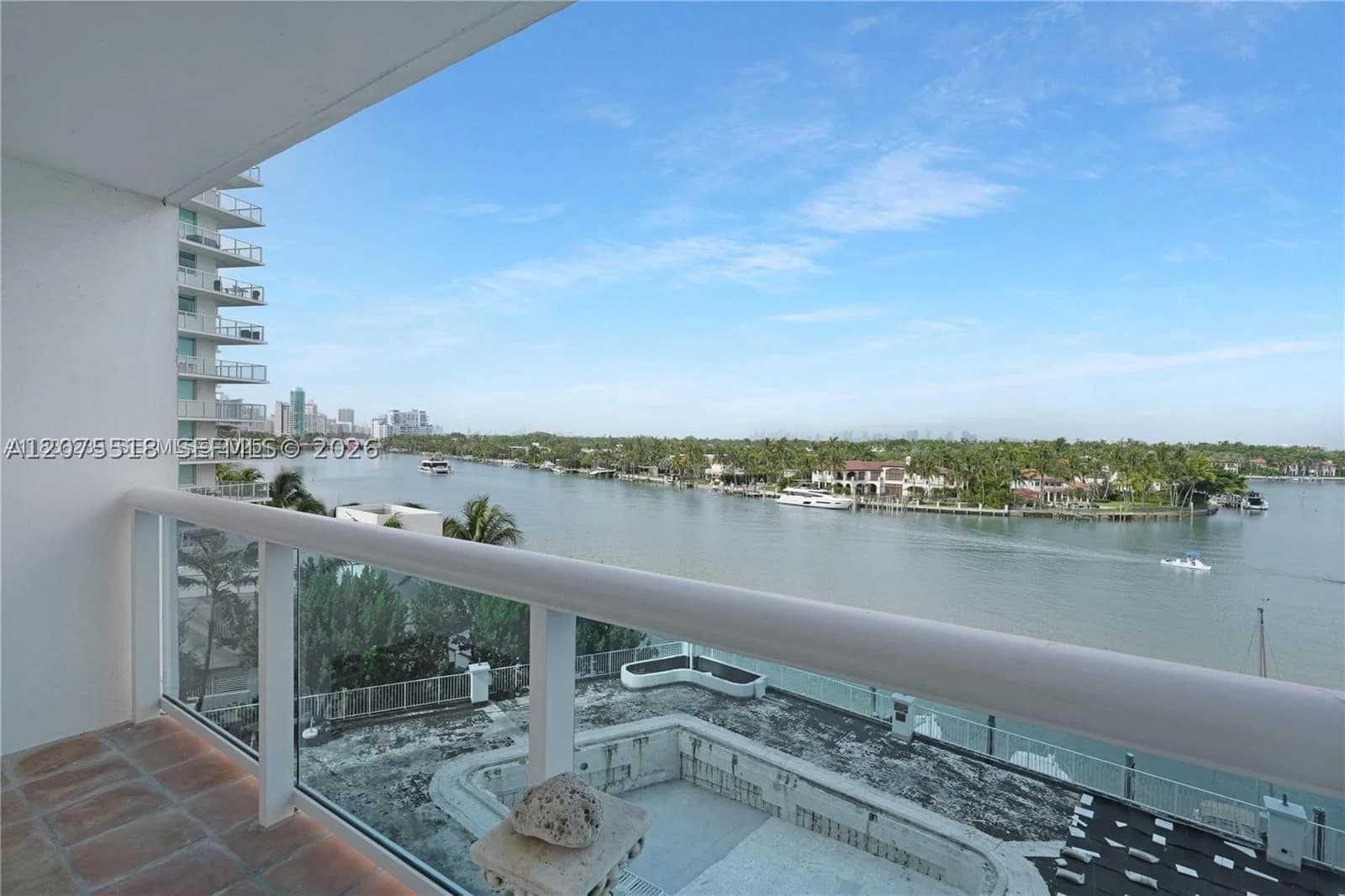 1-bedroom Condo — 6770 Indian Creek Dr #6G, Miami Beach, FL 33141
