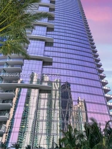 2+1 Condo — 851 1st Ave #2107, Miami, FL 33132