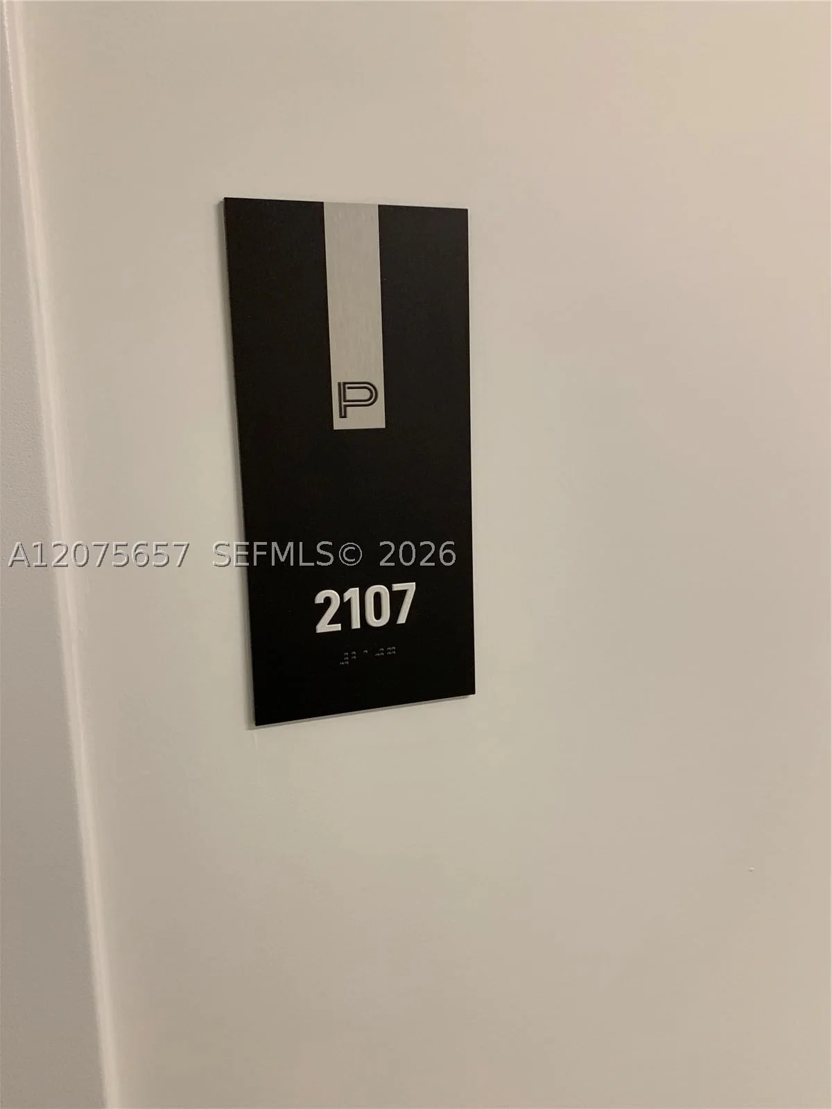 2+1 Condo — 851 1st Ave #2107, Miami, FL 33132