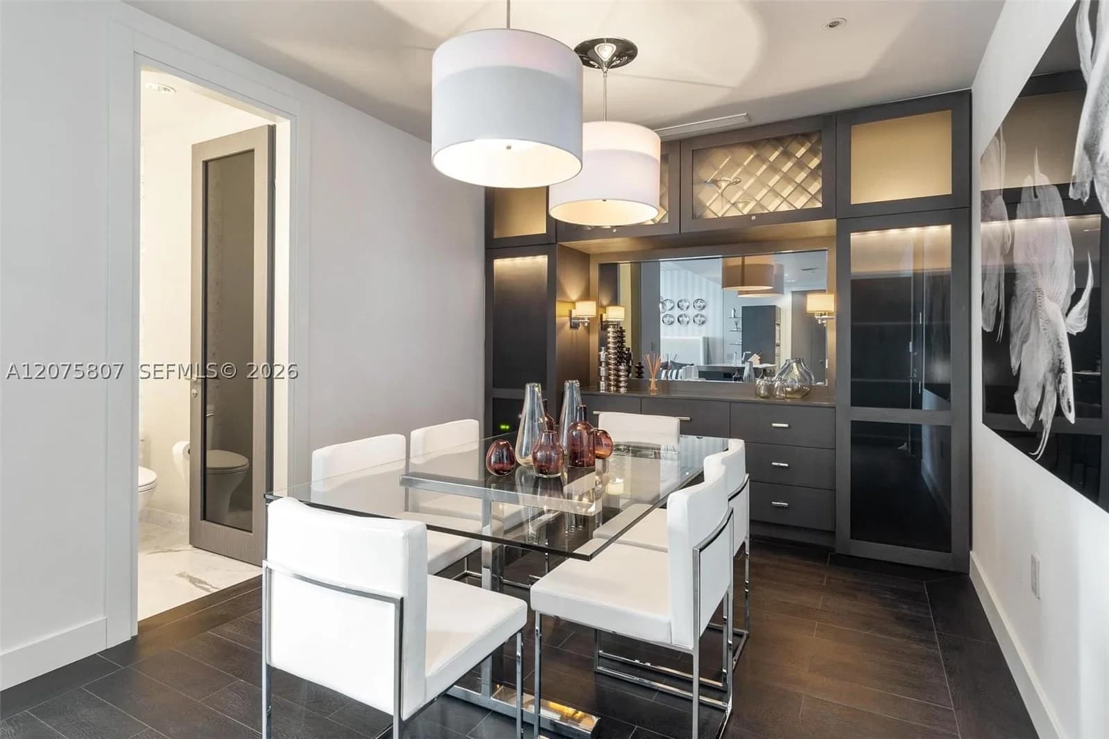 2+1 Condo — 200 Biscayne Boulevard Way #5211, Miami, FL 33131