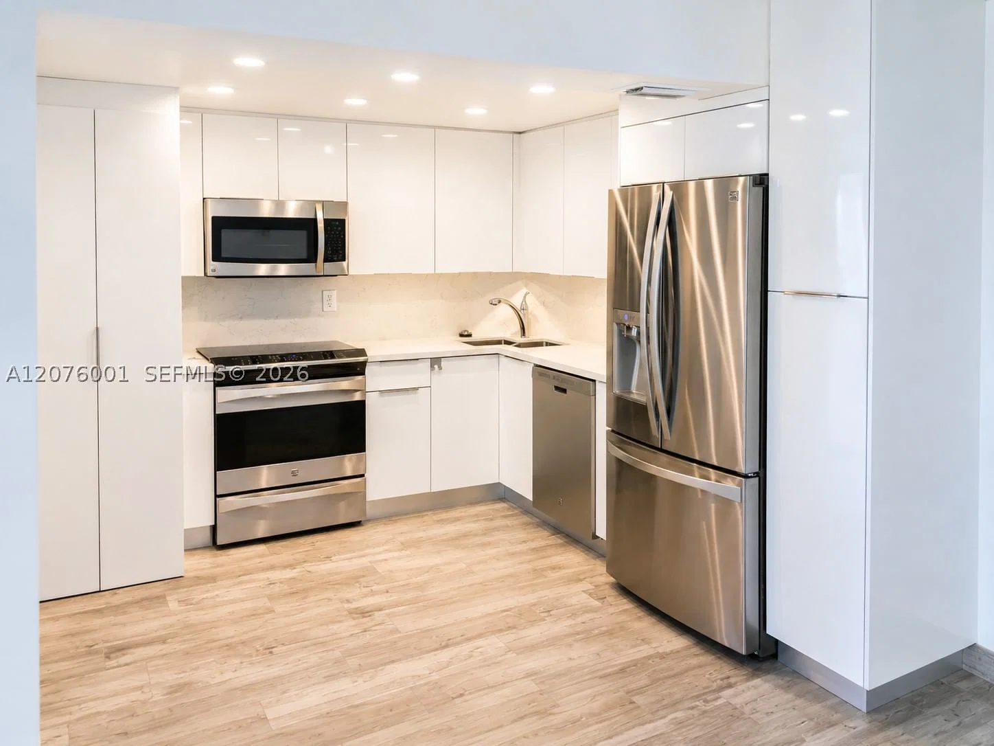 1-bedroom Condo — 2333 Brickell Ave. #2309, Miami, FL 33129