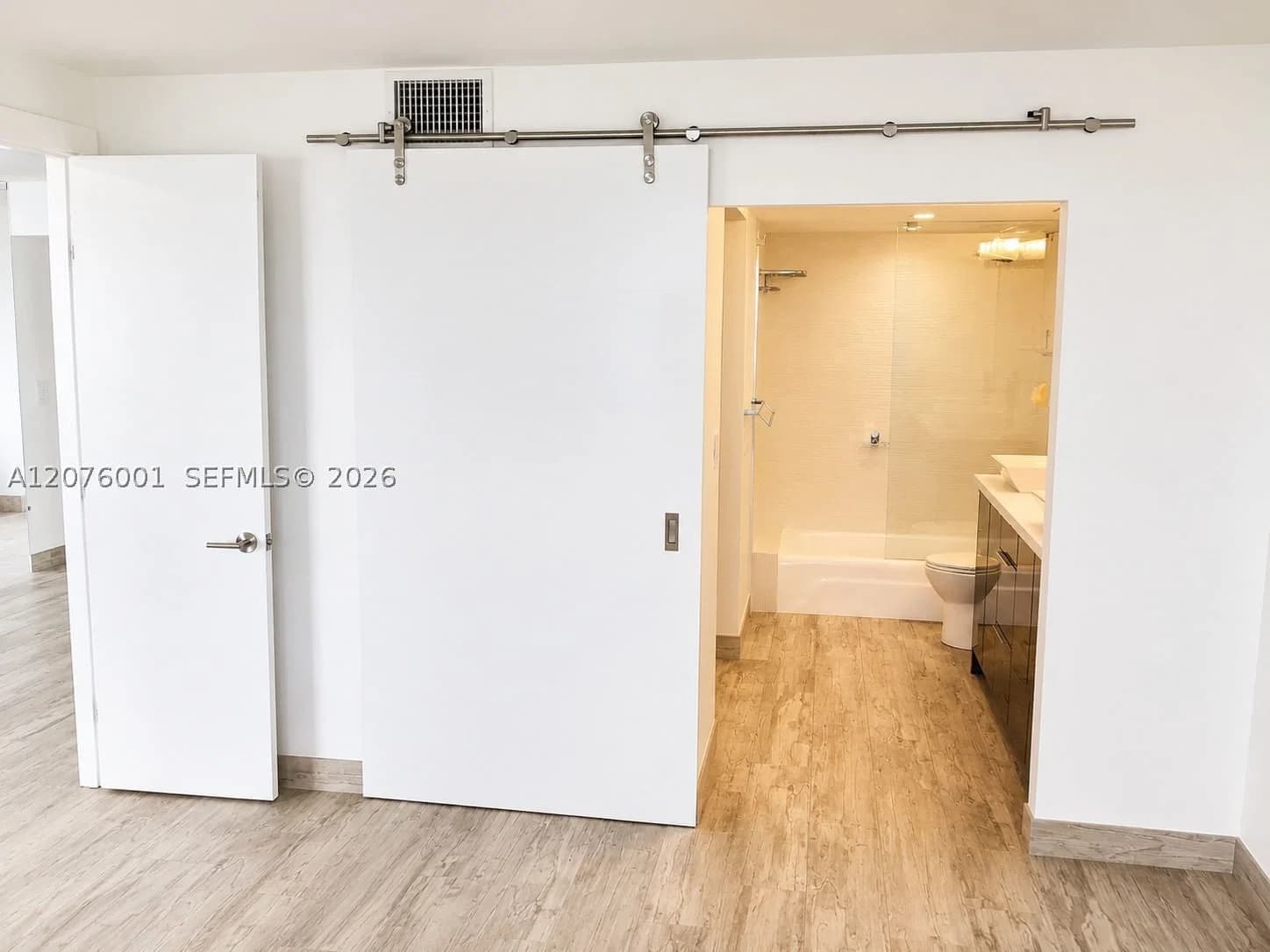1-bedroom Condo — 2333 Brickell Ave. #2309, Miami, FL 33129