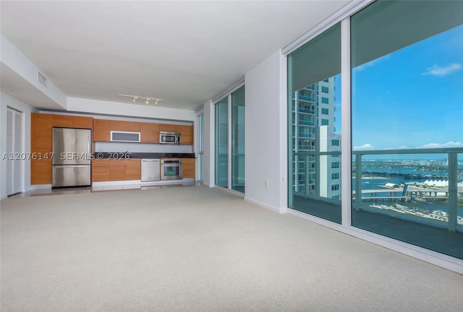 1+1 Condo — 253 2nd St #3805, Miami, FL 33132