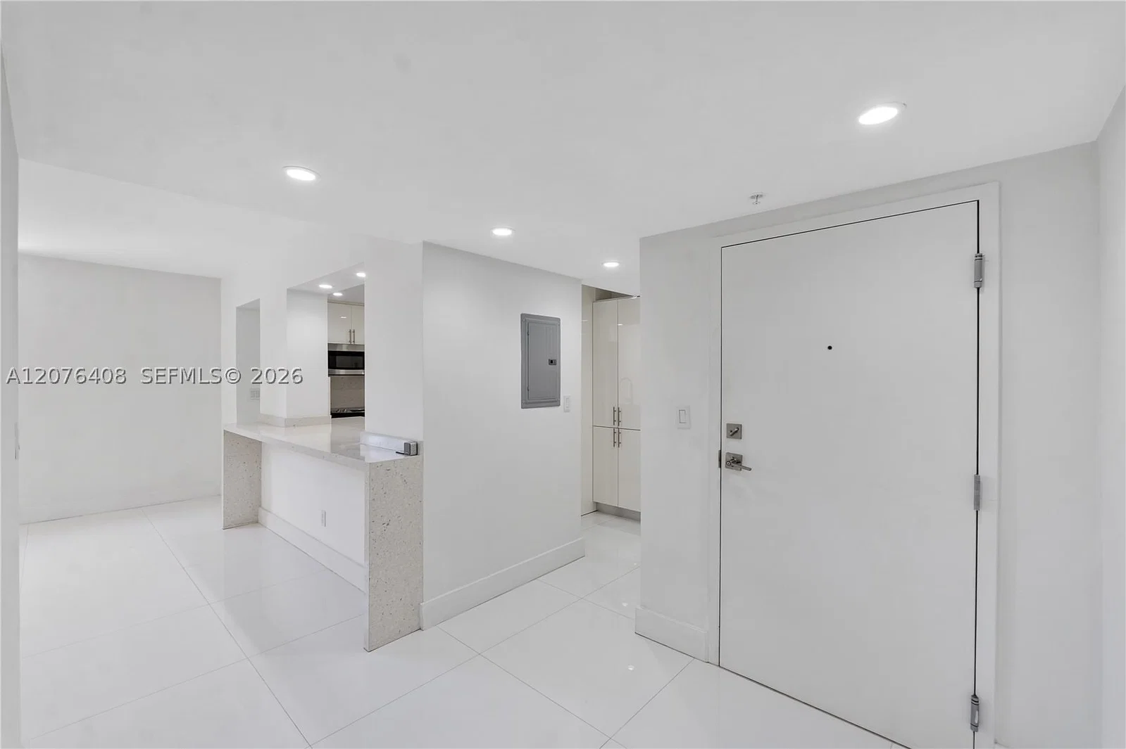 2-bedroom Condo — 90 Edgewater Dr #104, Coral Gables, FL 33133