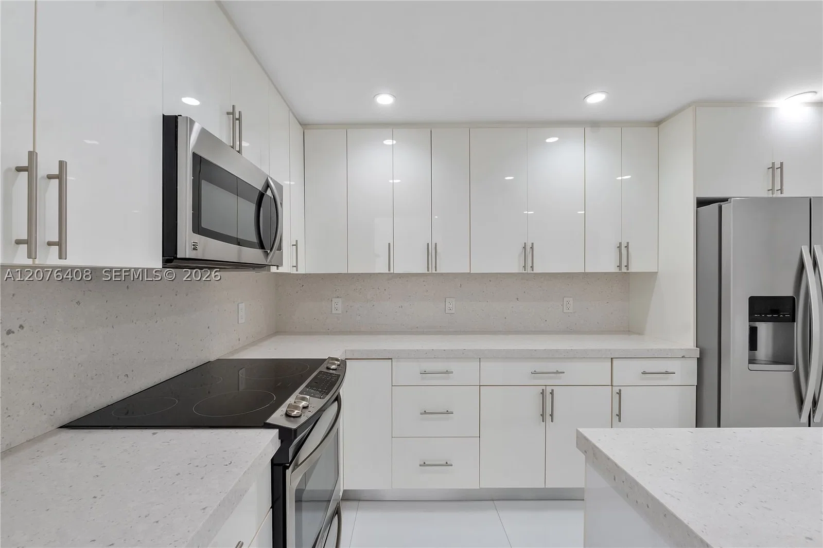 2-bedroom Condo — 90 Edgewater Dr #104, Coral Gables, FL 33133