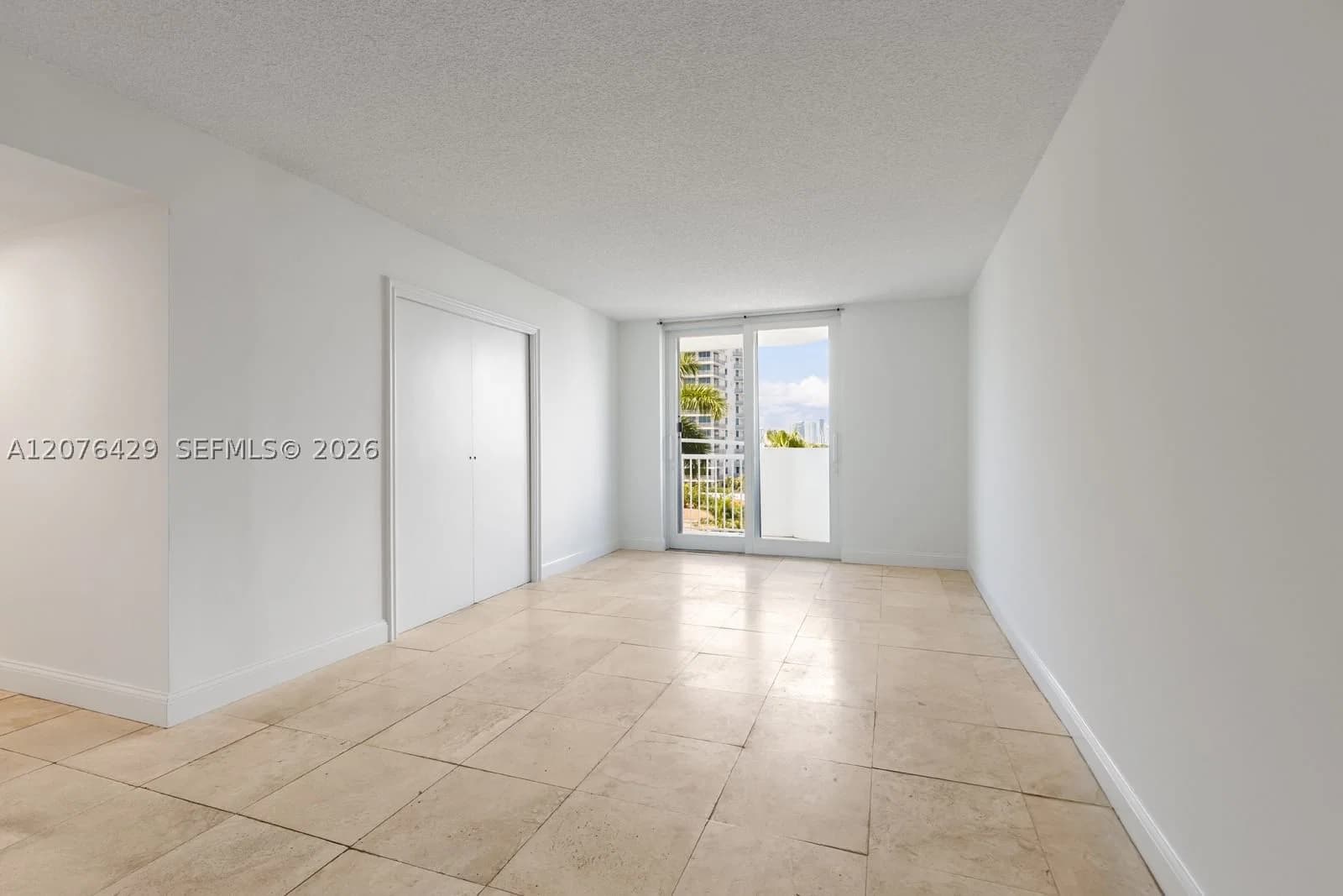 2-bedroom Condo — 1621 Bay Rd #604, Miami Beach, FL 33139