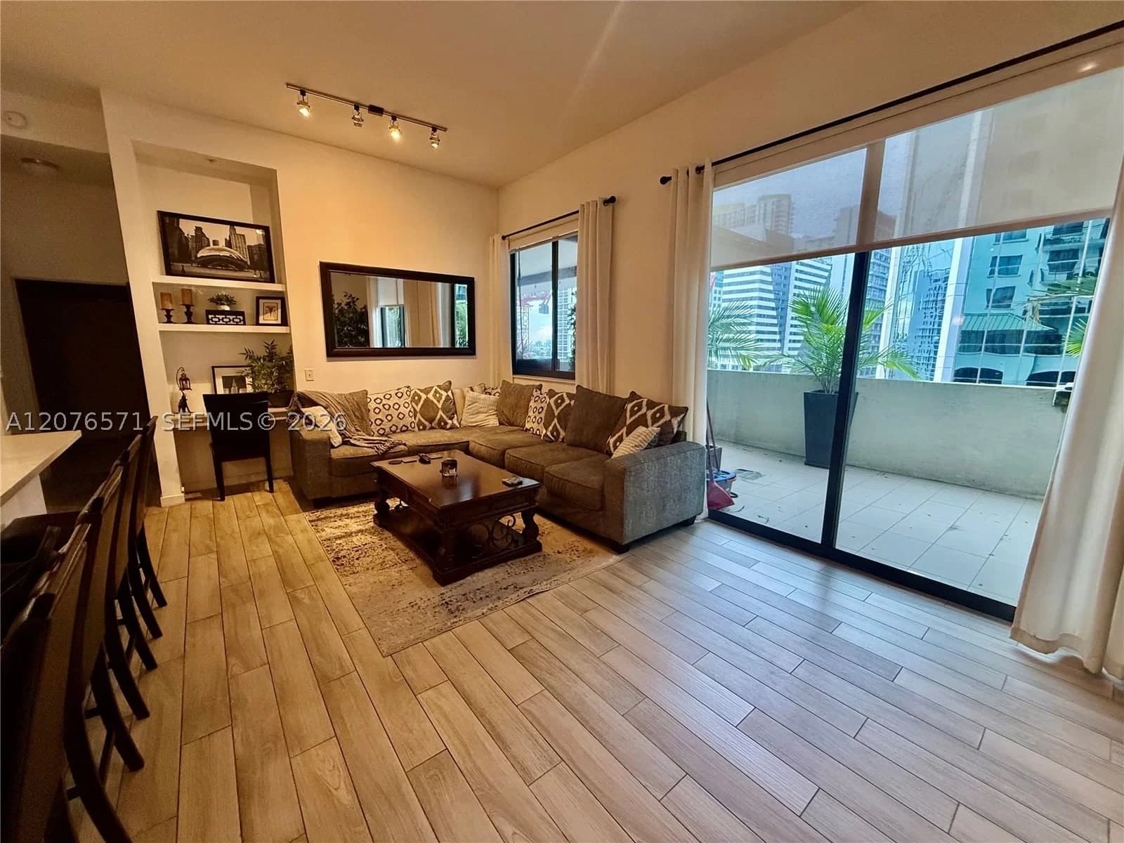 2+1 Condo — 999 1st Ave #1114, Miami, FL 33130