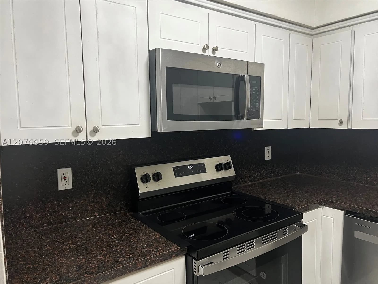 2-bedroom Condo — 7441 Wayne Ave #8I, Miami Beach, FL 33141