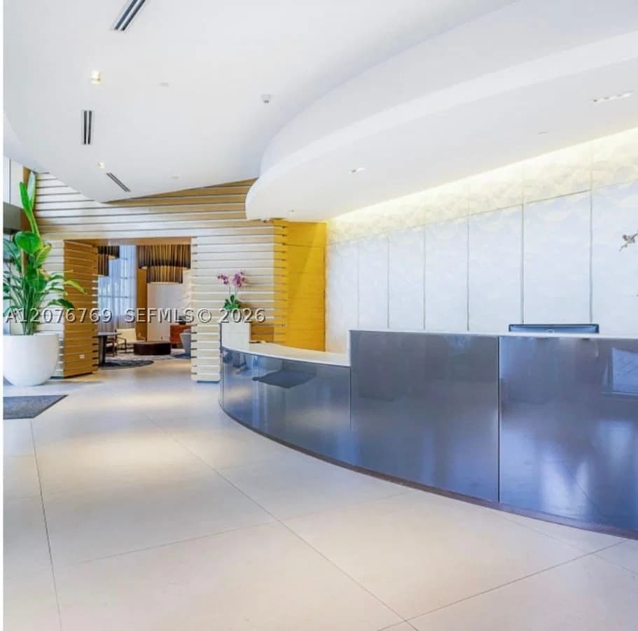 2-bedroom Condo — 3301 1st #H2702, Miami, FL 33137