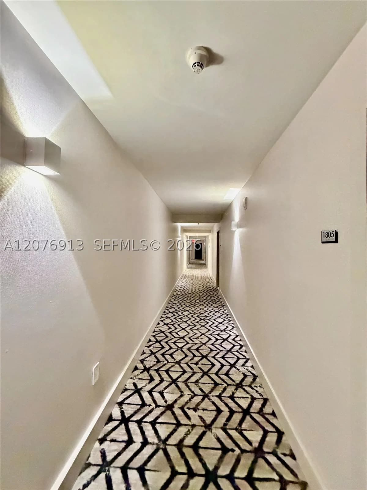 1-bedroom Condo — 2101 Brickell Ave #1805, Miami, FL 33129