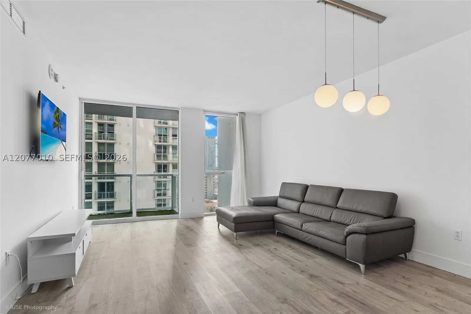 1+1 Condo — 253 2nd St #2104, Miami, FL 33132
