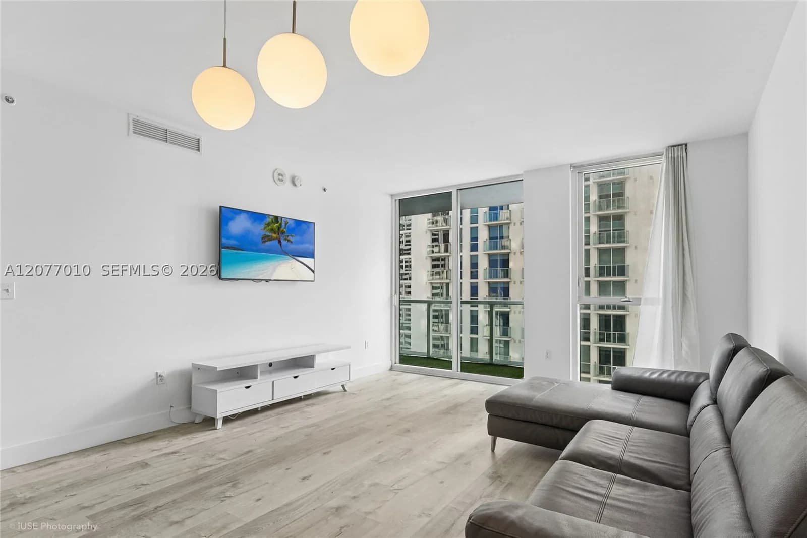 1+1 Condo — 253 2nd St #2104, Miami, FL 33132