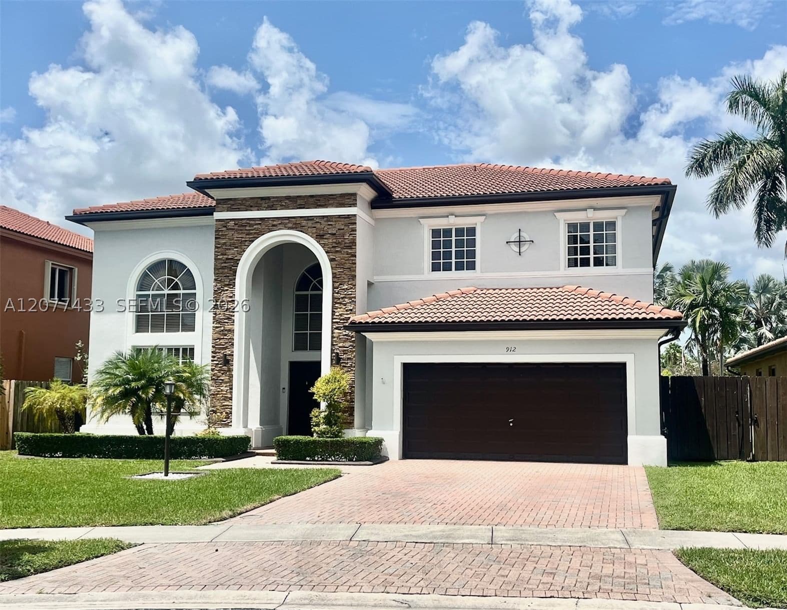 4+1 Müstakil ev — 912 35th Ave, Homestead, FL 33033
