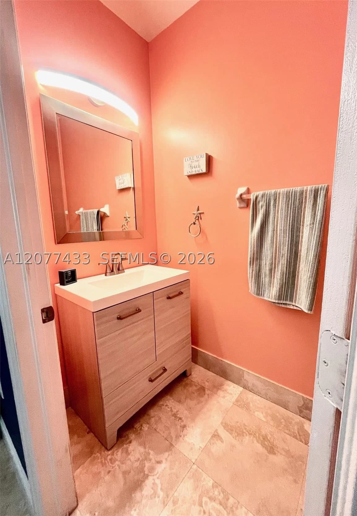 4+1 Müstakil ev — 912 35th Ave, Homestead, FL 33033