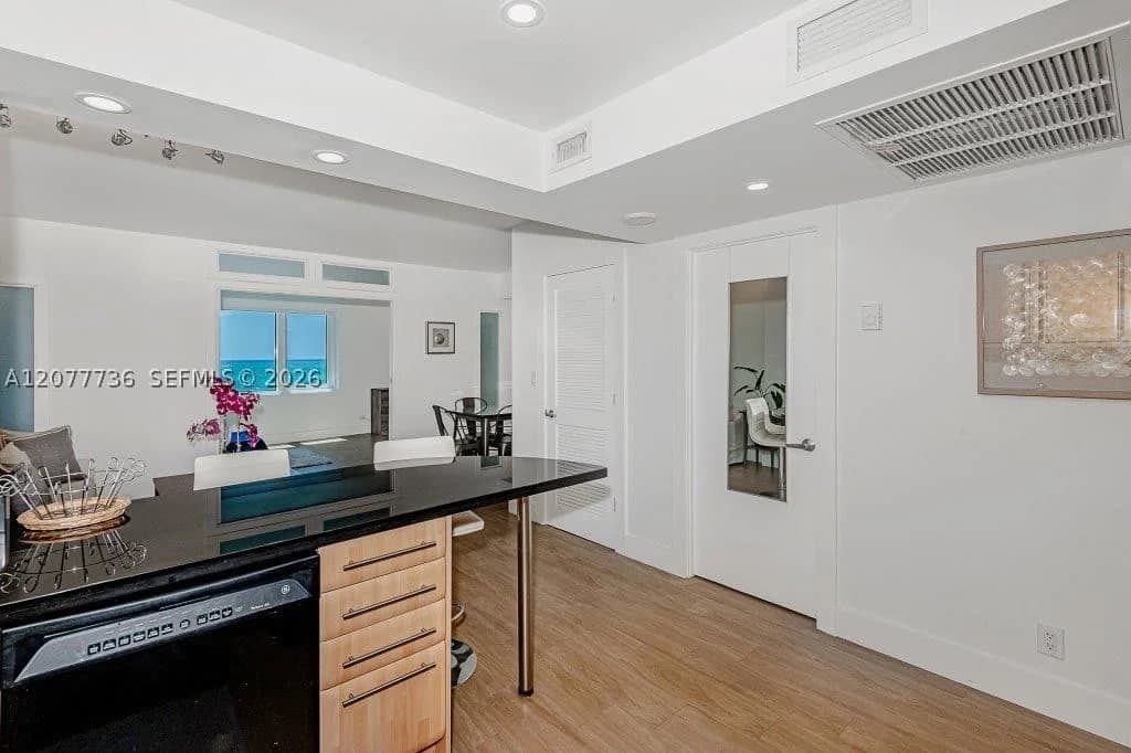 1+1 Condo — 2301 Collins Ave #1242, Miami Beach, FL 33139