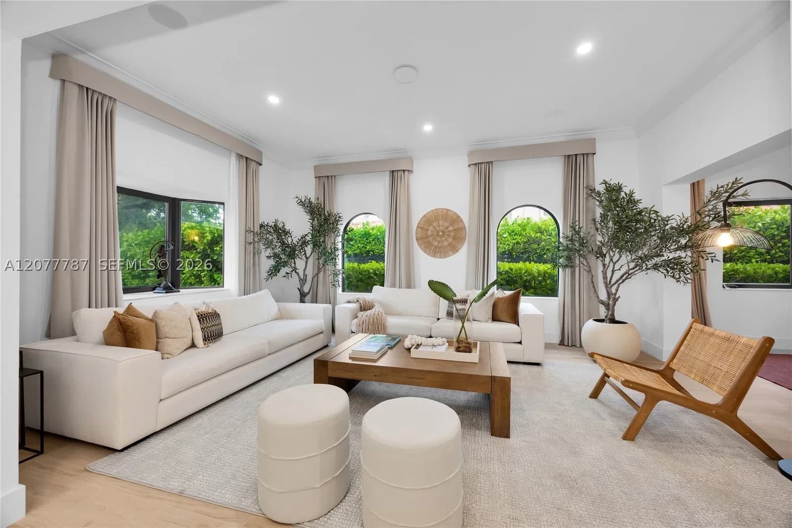 4+1 Müstakil ev — 428 19th Rd, Miami, FL 33129