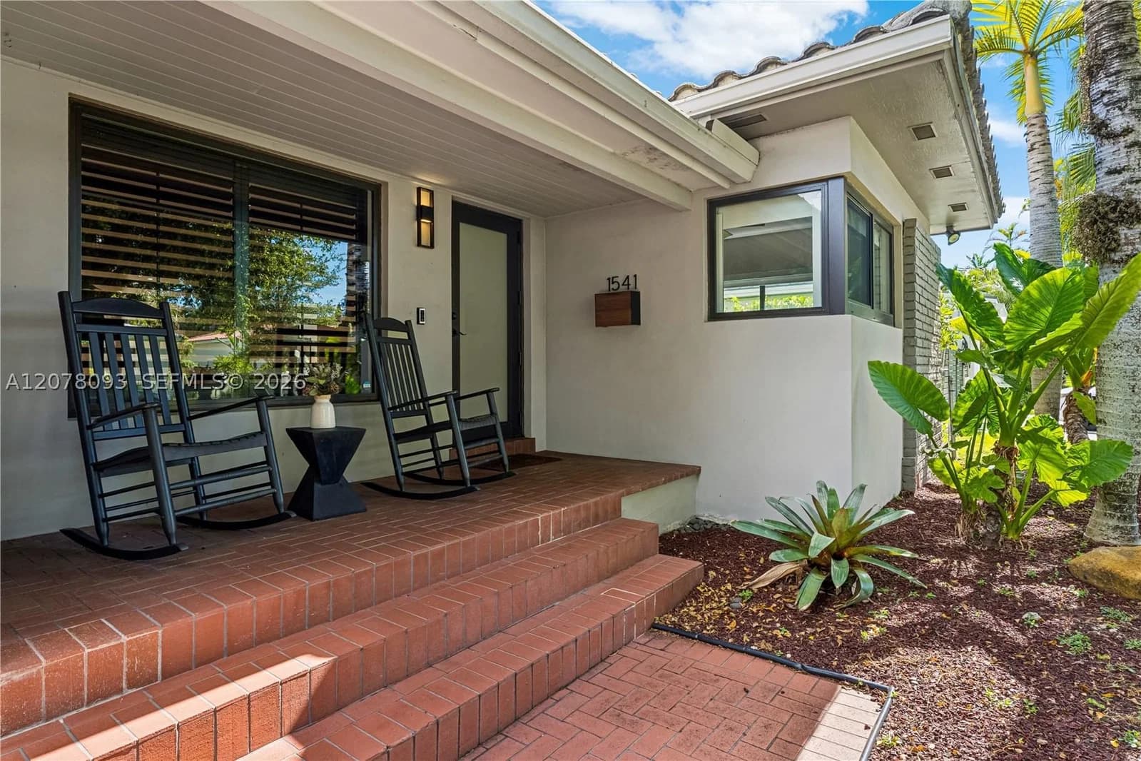 2-bedroom Single-Family Home — 1541 Consolata Ave, Coral Gables, FL 33146