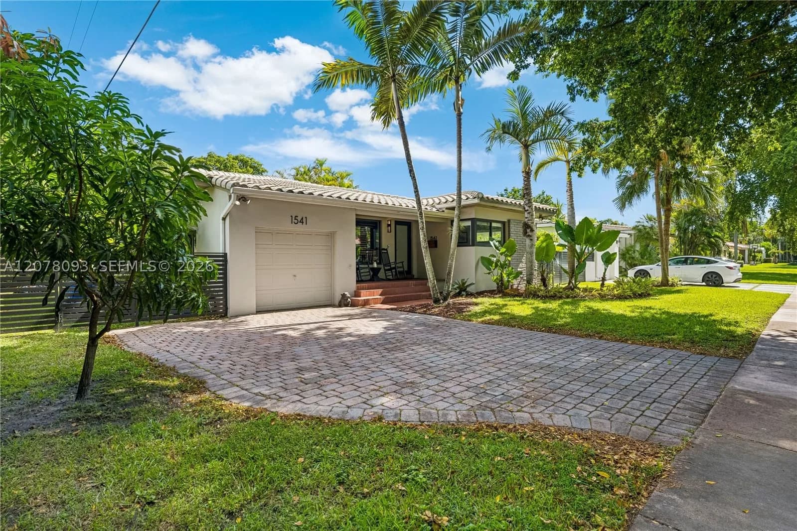 2-bedroom Single-Family Home — 1541 Consolata Ave, Coral Gables, FL 33146