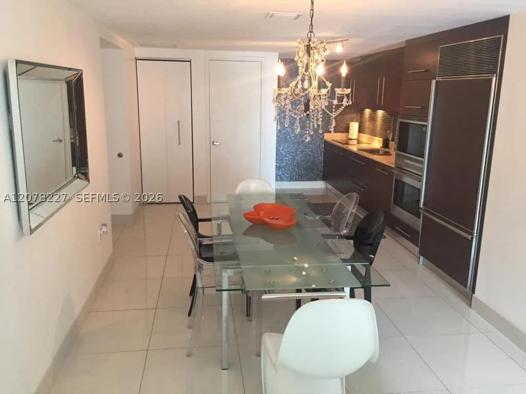 1+1 Condo — 485 Brickell Ave #1811, Miami, FL 33131