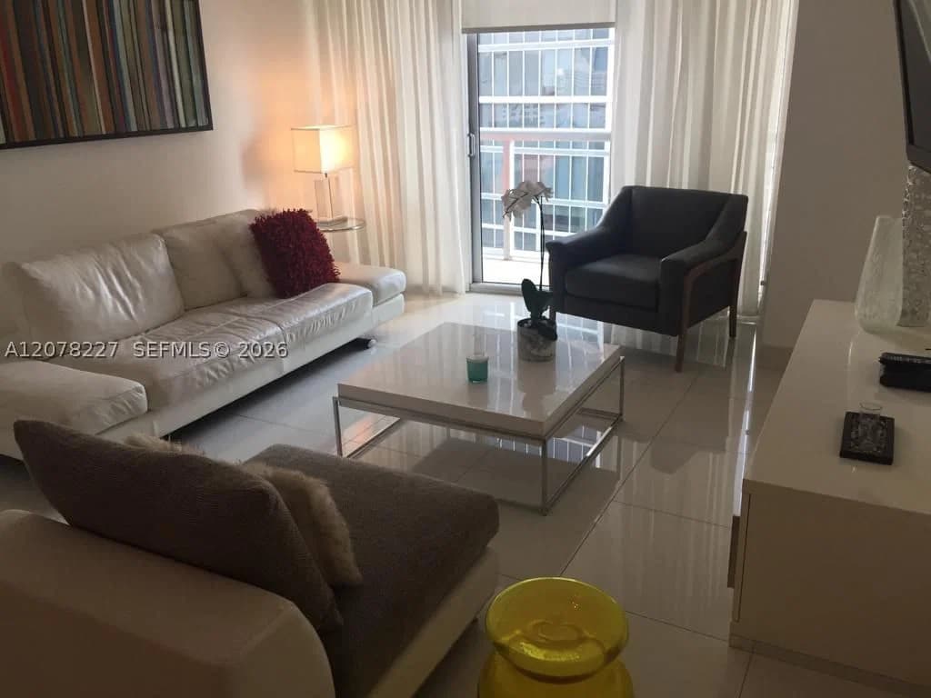 1+1 Condo — 485 Brickell Ave #1811, Miami, FL 33131