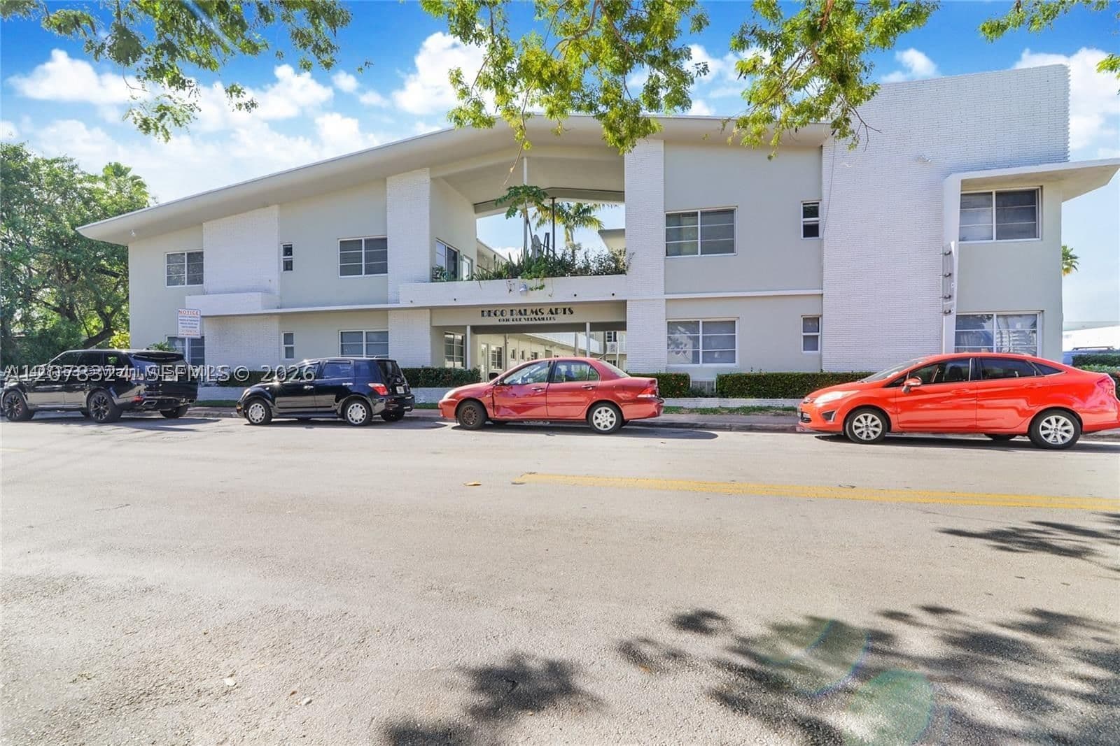 2-bedroom Apartment — 6930 Rue Versailles #31, Miami Beach, FL 33141