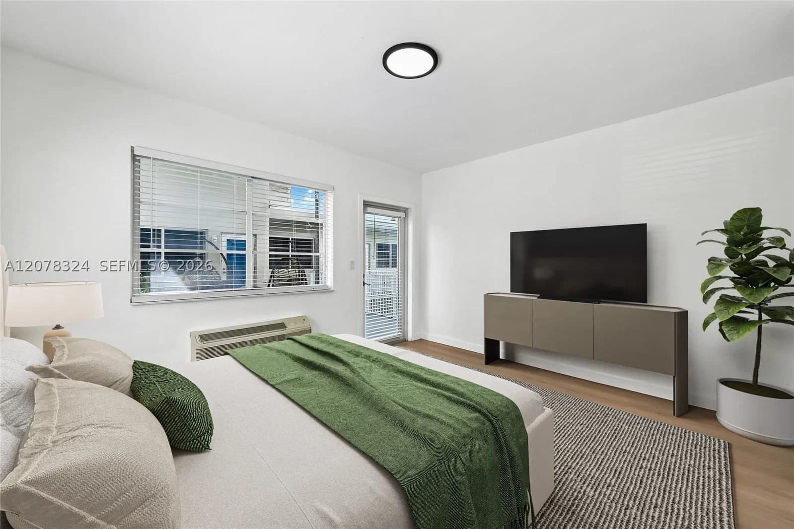 2-bedroom Apartment — 6930 Rue Versailles #31, Miami Beach, FL 33141