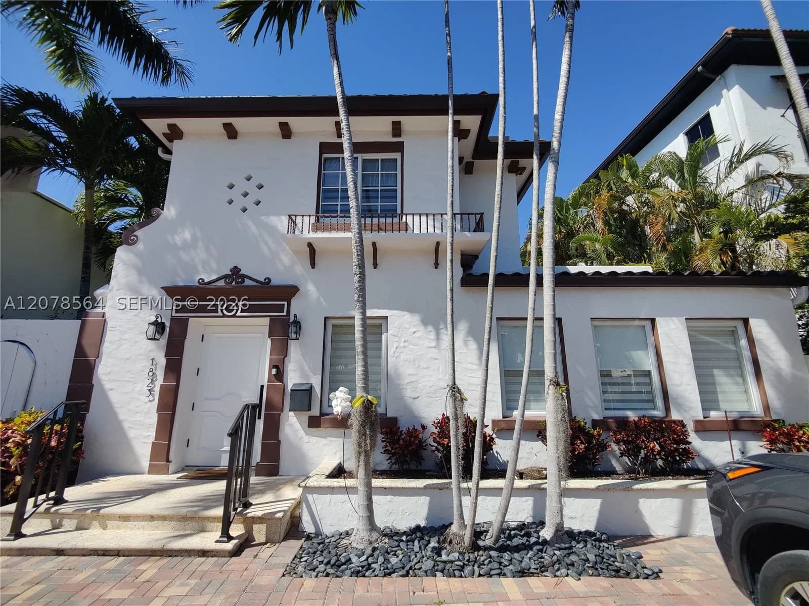 4+1 Müstakil ev — 1823 Bayshore Ln, Miami, FL 33133