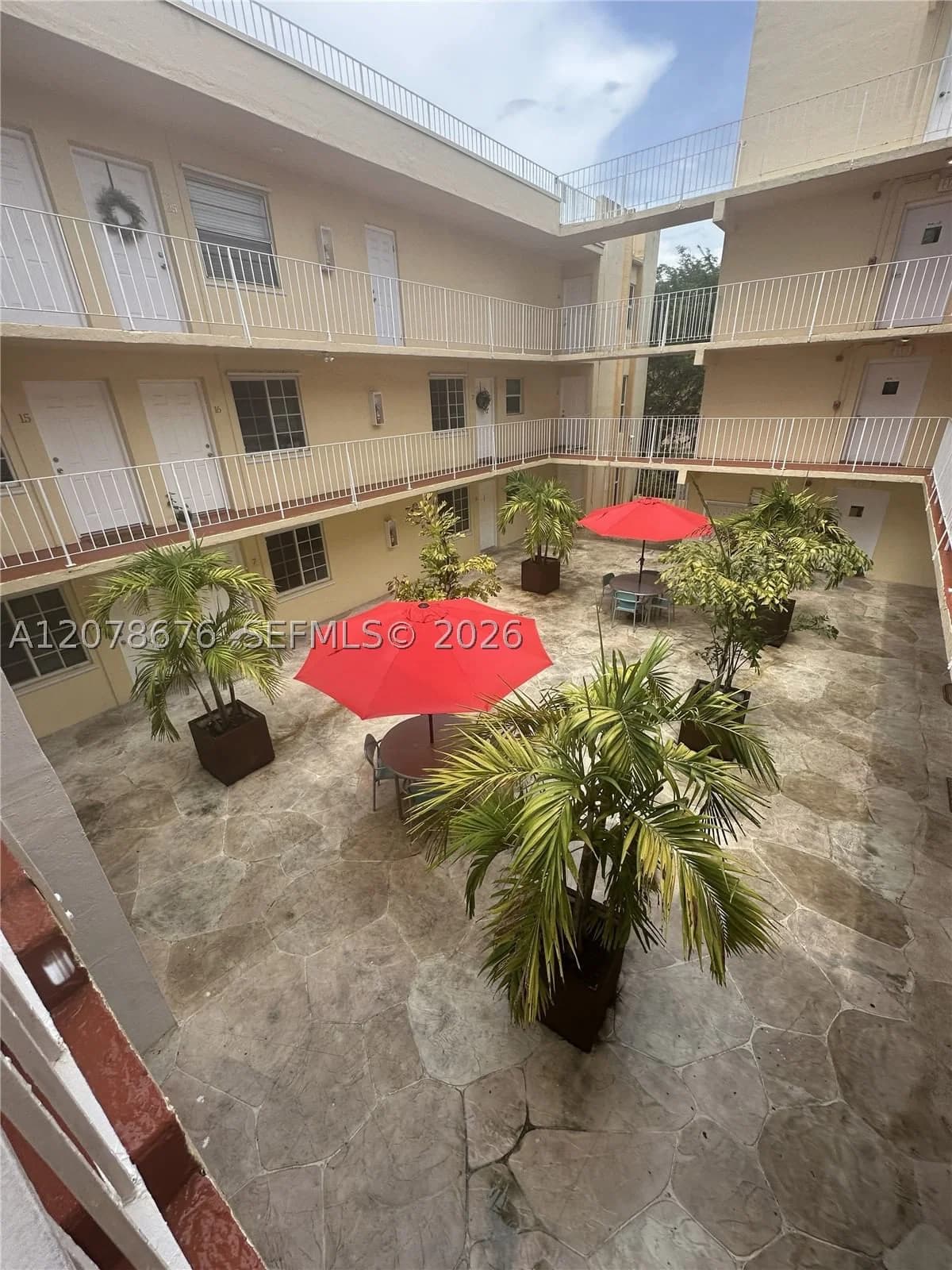 1-bedroom Apartment — 1208 Salzedo St #26, Coral Gables, FL 33134