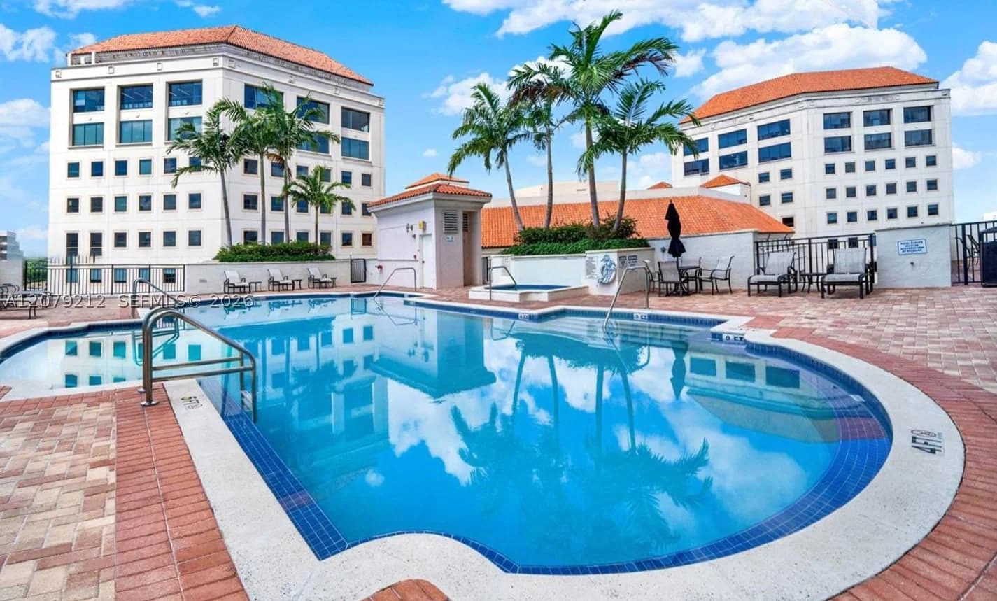 1+1 Condo — 888 Douglas Rd #1512, Coral Gables, FL 33134