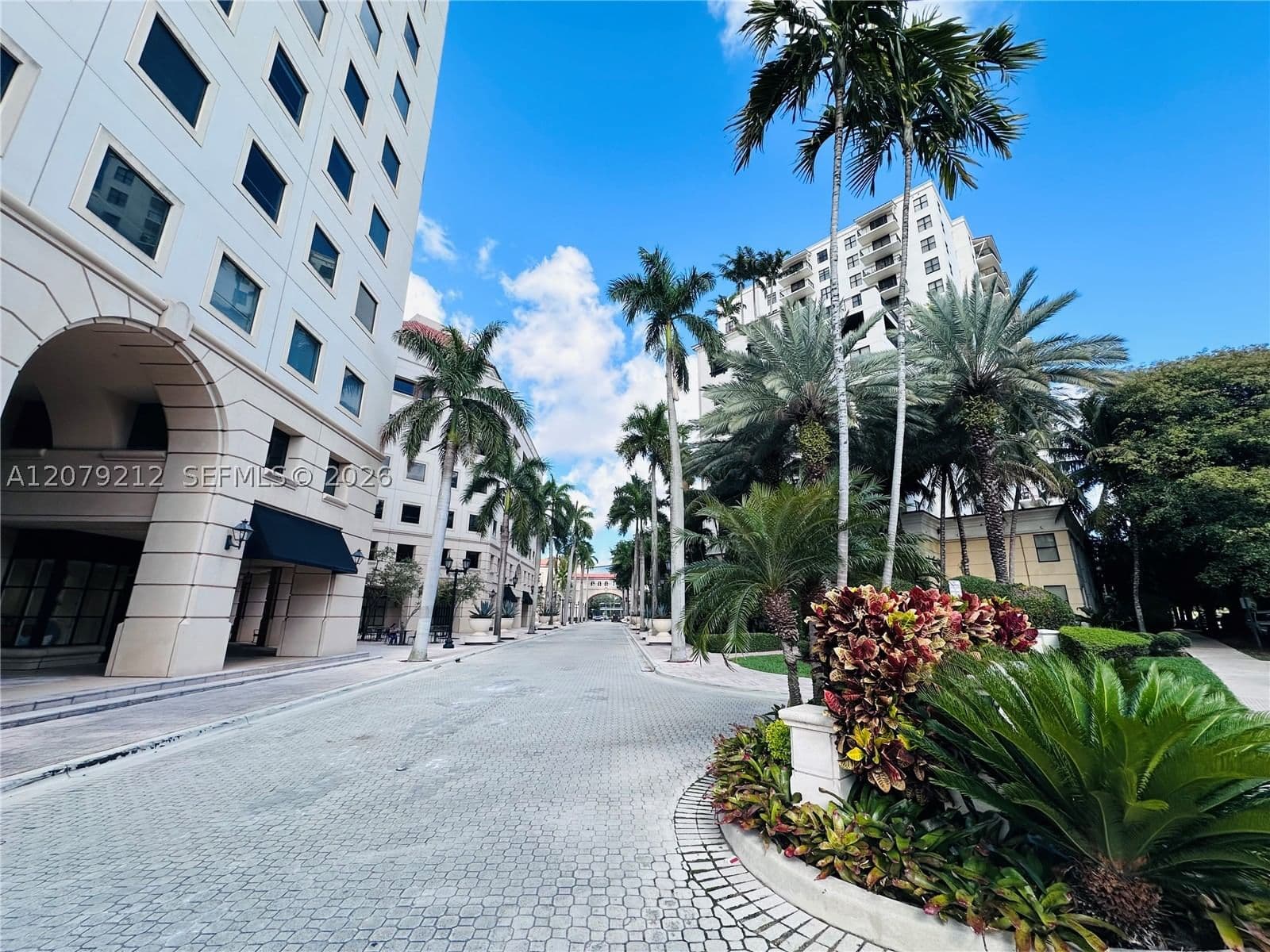 1+1 Condo — 888 Douglas Rd #1512, Coral Gables, FL 33134