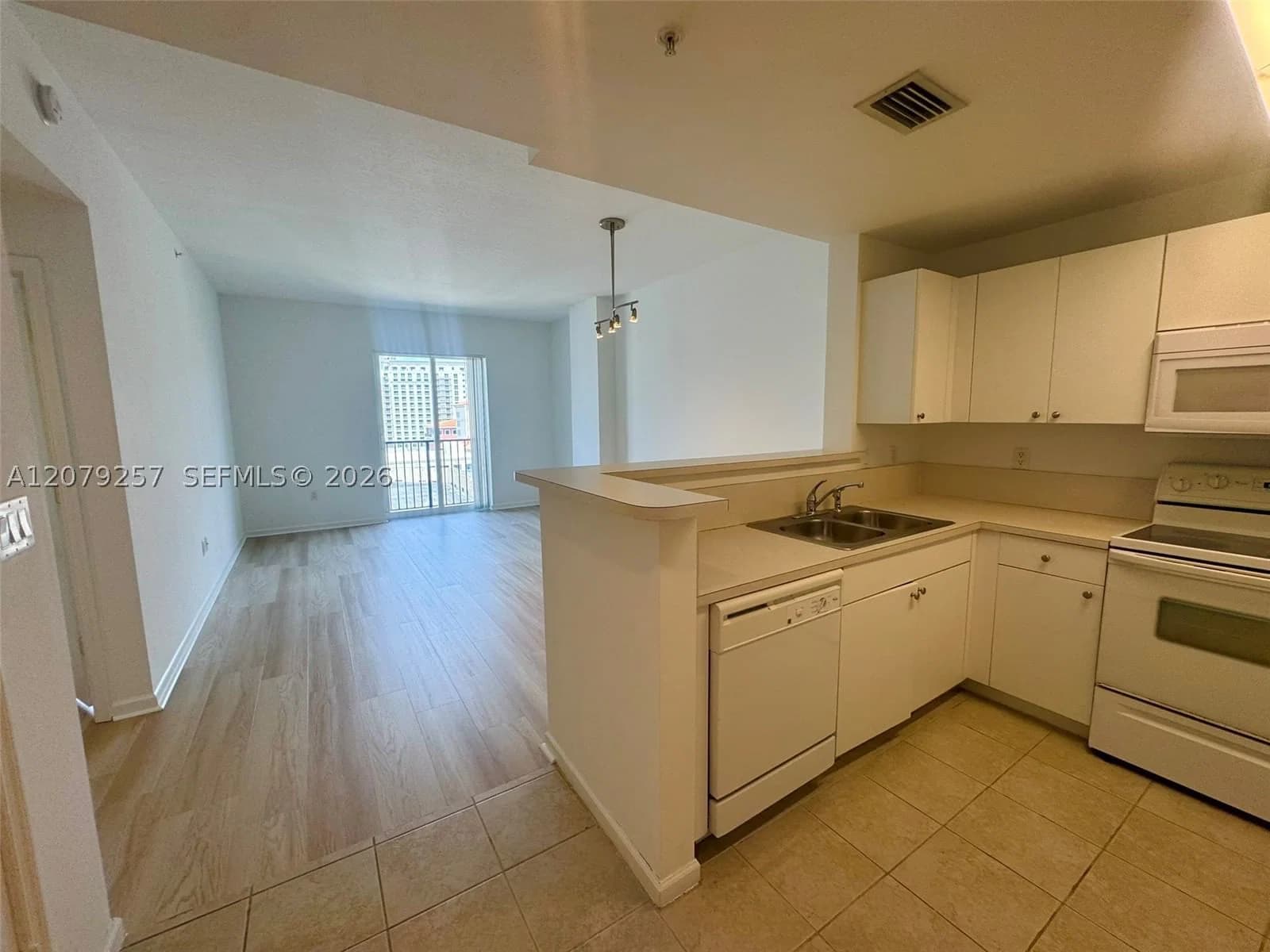 1-bedroom Condo — 10 Aragon Ave #1008, Coral Gables, FL 33134