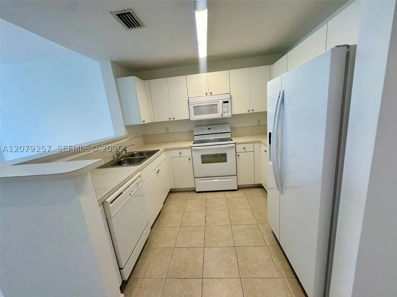 1-bedroom Condo — 10 Aragon Ave #1008, Coral Gables, FL 33134