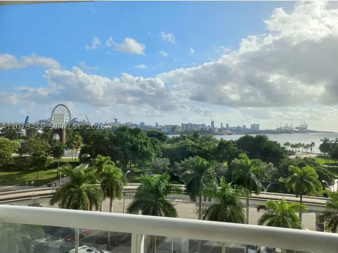 Condo — 50 Biscayne Blvd #707, Miami, FL 33132