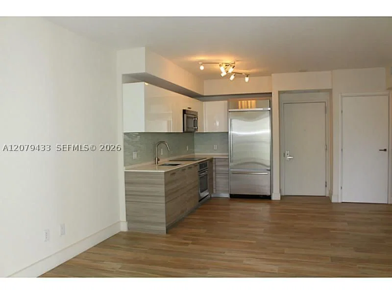 1-bedroom Condo — 1300 Brickell Bay Dr #1008, Miami, FL 33131
